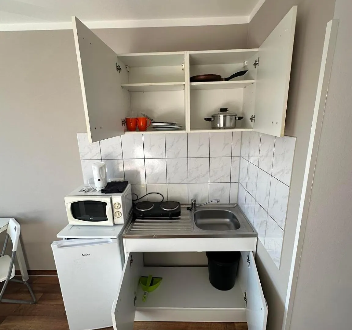 Low Budget Olympia Park Apartmenthostel Han 53 München Aparthotel