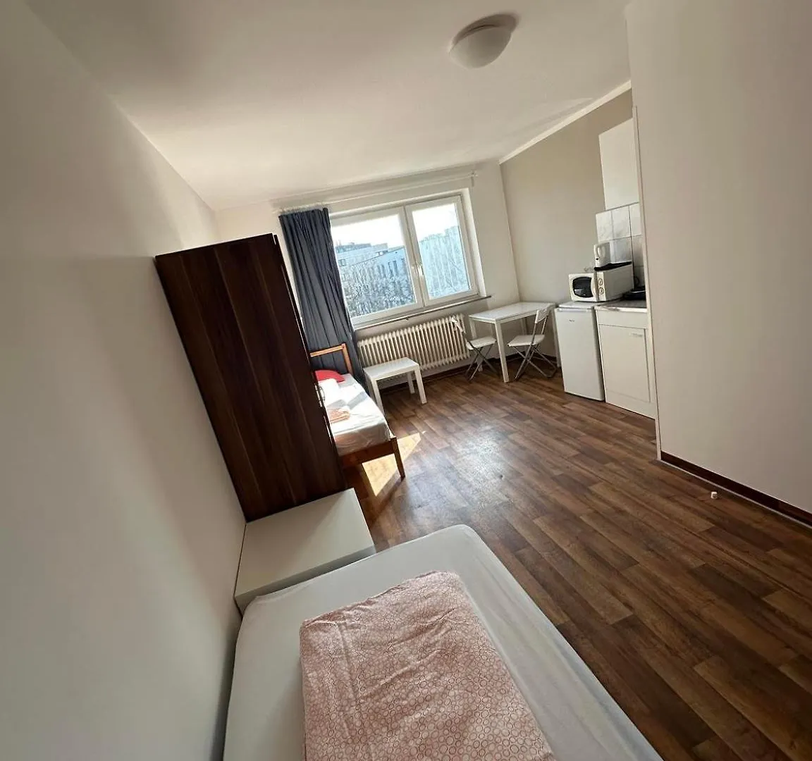 Low Budget Olympia Park Apartmenthostel Han 53 München
