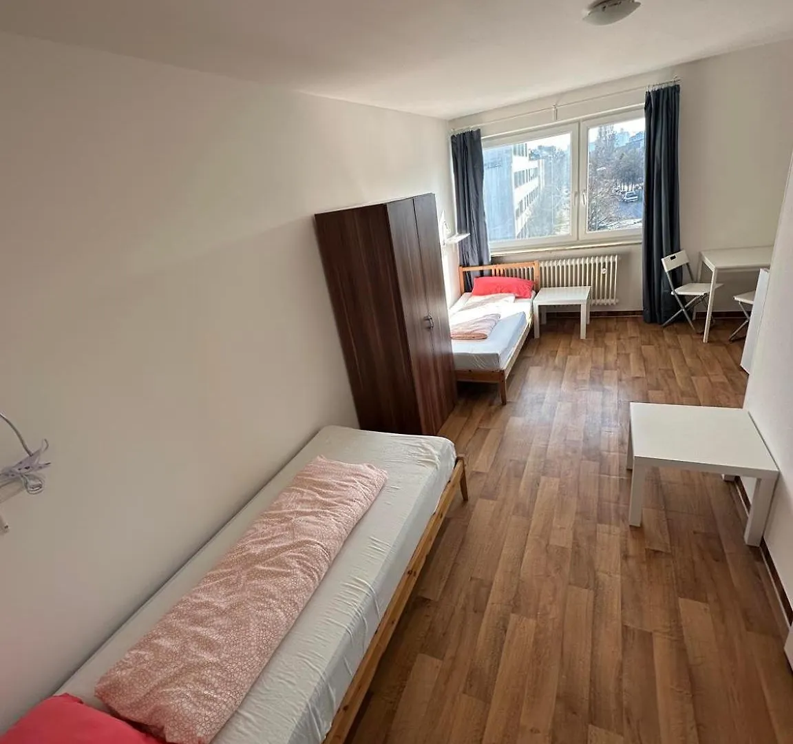 Low Budget Olympia Park Apartmenthostel Han 53 München Aparthotel