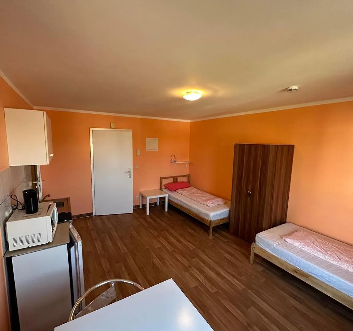 Low Budget Olympia Park Apartmenthostel Han 53 München
