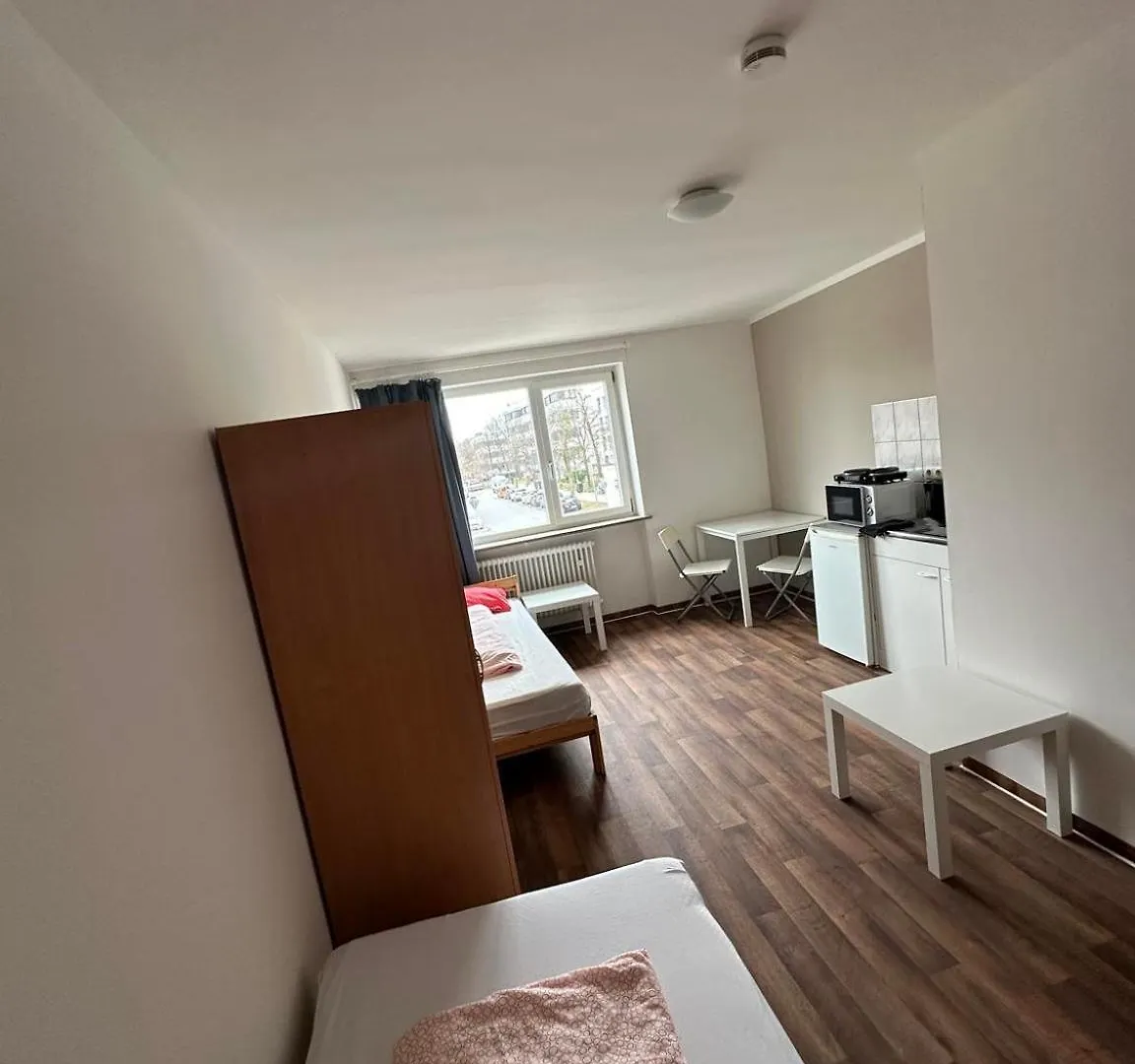 Low Budget Olympia Park Apartmenthostel Han 53 München