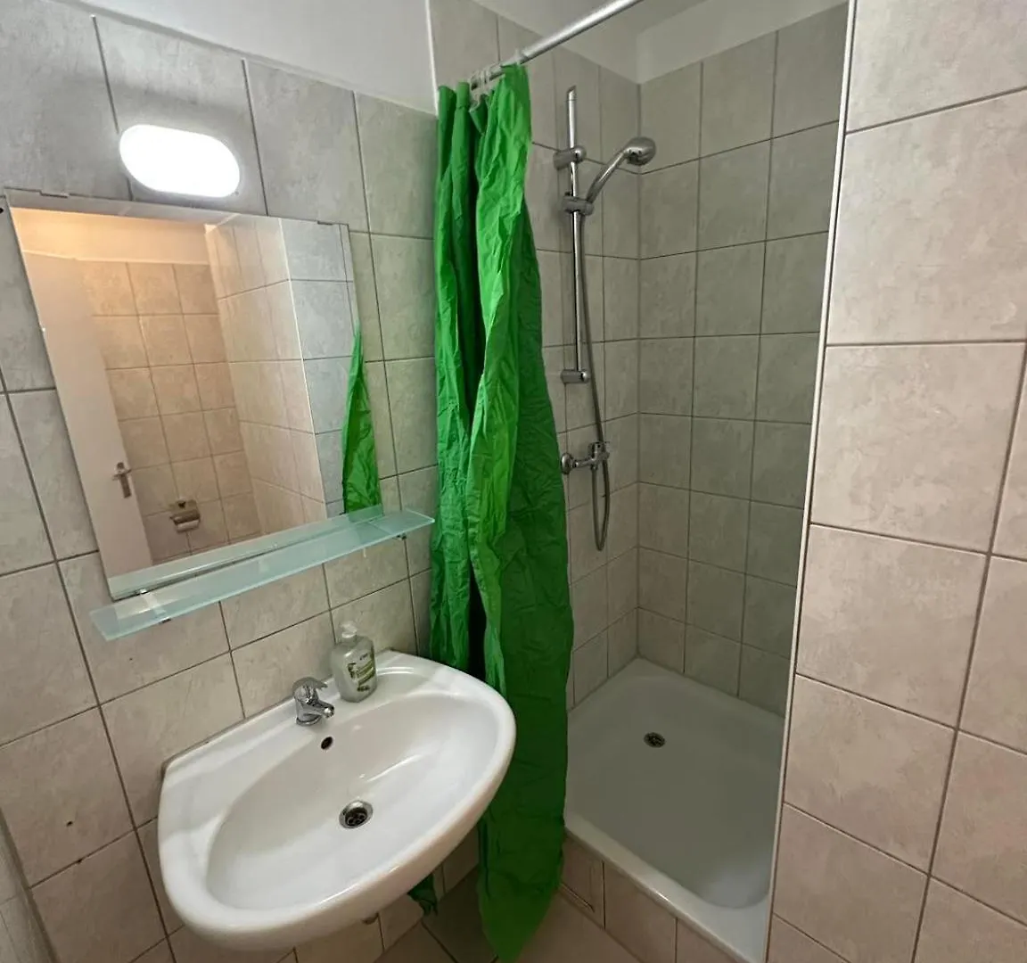 Low Budget Olympia Park Apartmenthostel Han 53 München