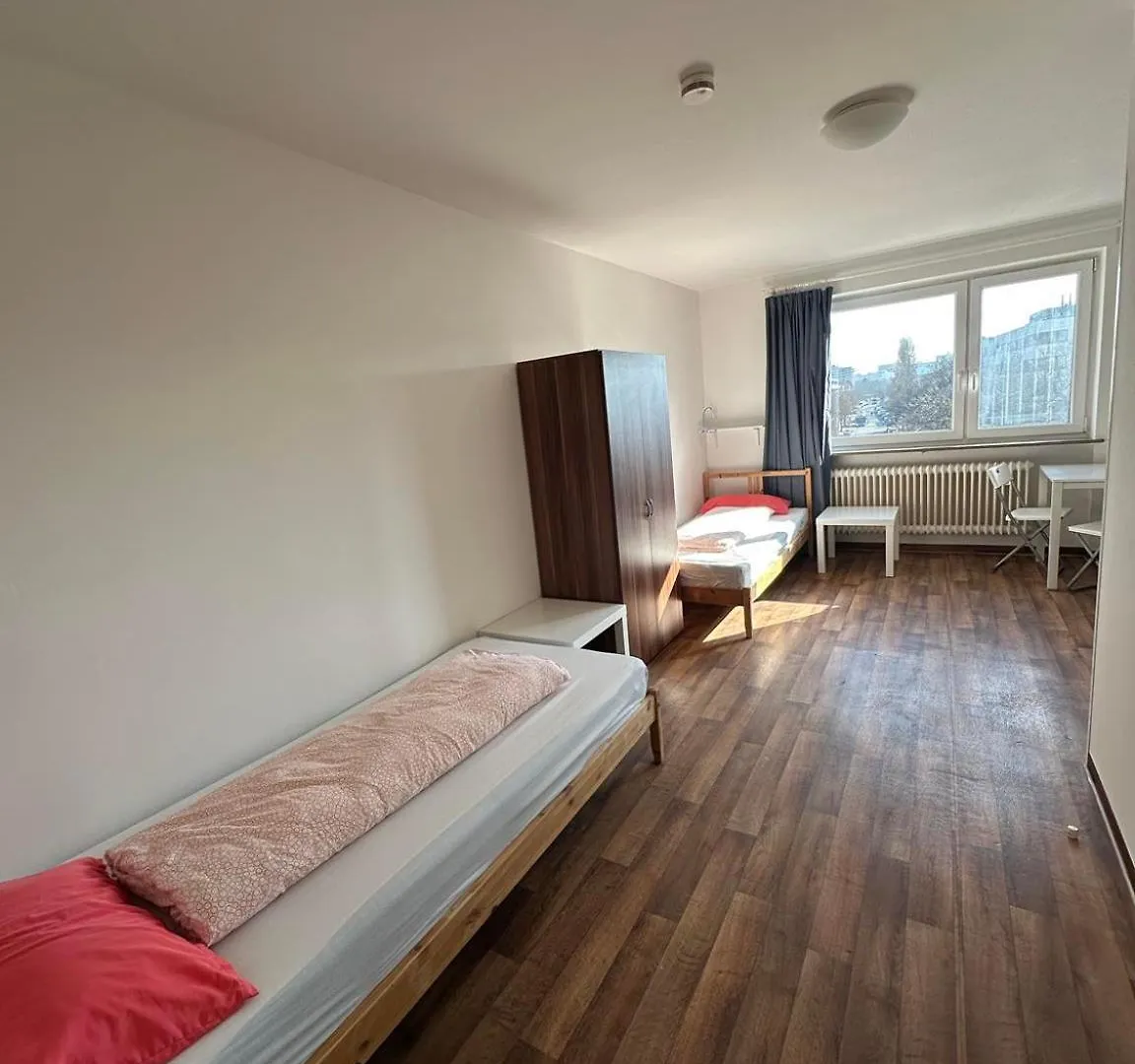 Aparthotel Low Budget Olympia Park Apartmenthostel Han 53 Munich